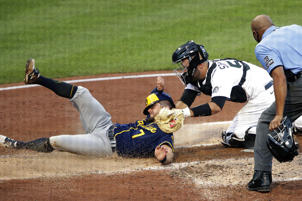APTOPIX Brewers Pirates Baseball